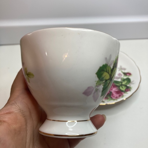 Tuscan/Royal Tuscan MOSS ROSE Cup & Saucer Set C9612 Bone China GREAT CONDITION - Picture 4 of 12
